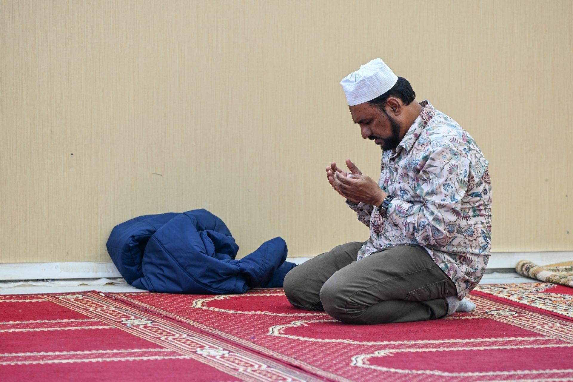 Nearly half of British imams now UK-born, landmark study finds