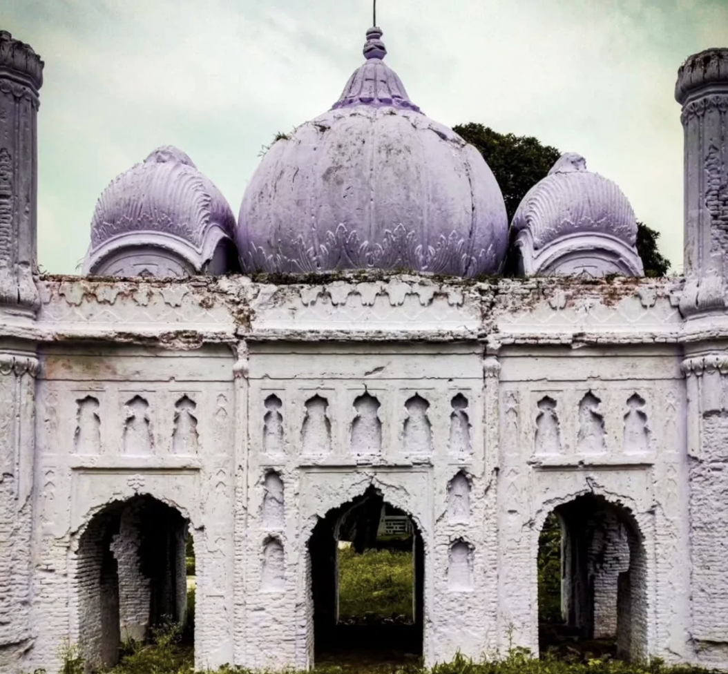 Indian authorities bulldoze 150-year-old Muslim shrine