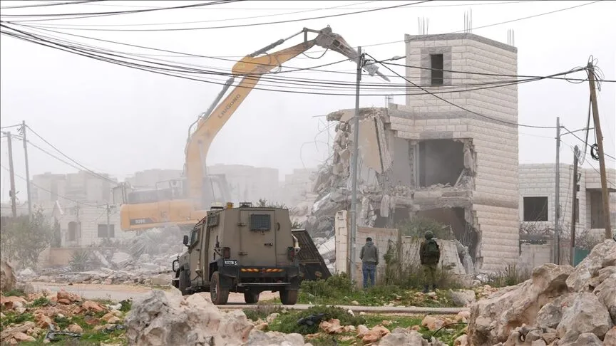 Settlers use sheep, outposts and force to seize West Bank land